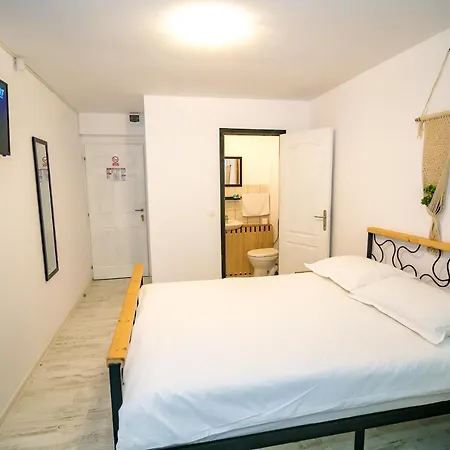 Hotel Neata *