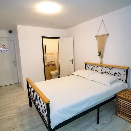 Hotel Neata *